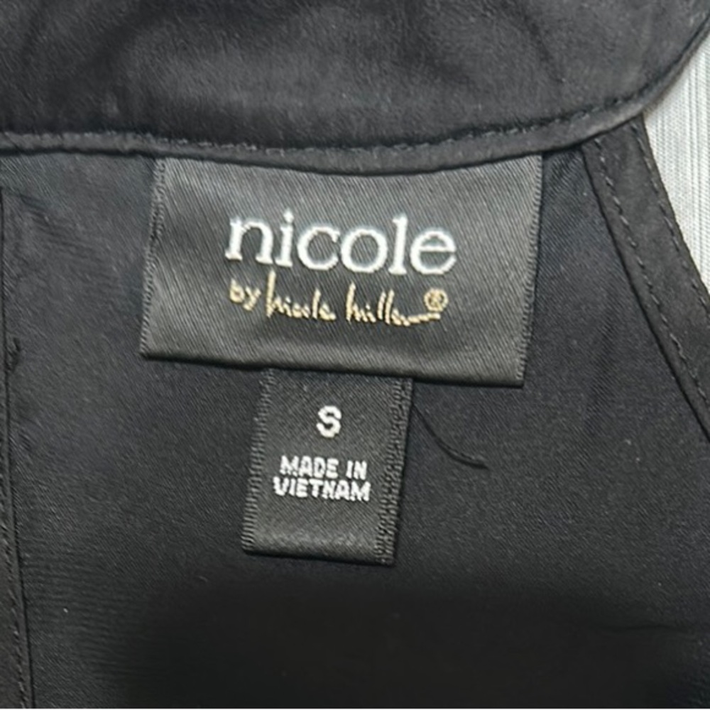 Nicole Miller Blue and Pink Graphic Sleeveless Tank Top - Picture 7 of 10